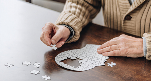 Terapia Cellulare per l'Alzheimer: Promesse e Sfide